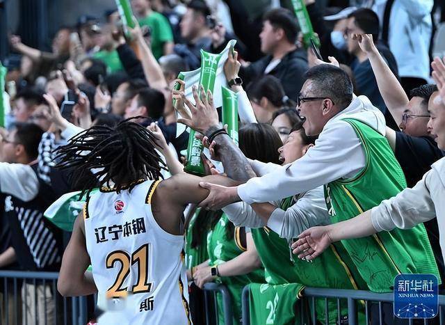 包含赛地聚焦——NBA常规赛今夜热度飙升，夏洛特黄蜂手感冰凉，震撼外界，球队文化再被提及的词条开云APP