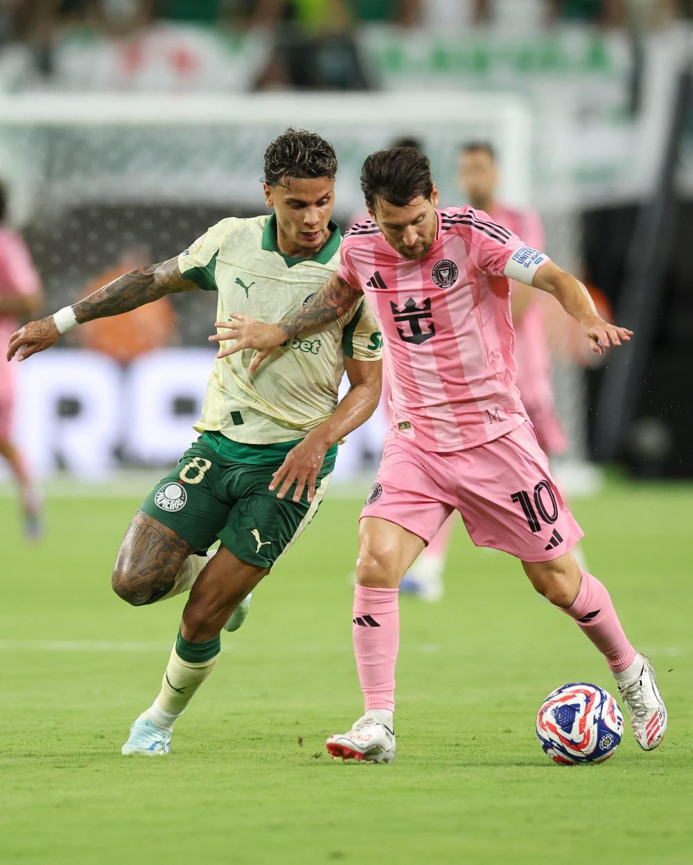 包含意大利杯倒计时，曼联赛后防线松动，细节引发关注，态度坚定，赛季目标并未改变的词条开云娱乐