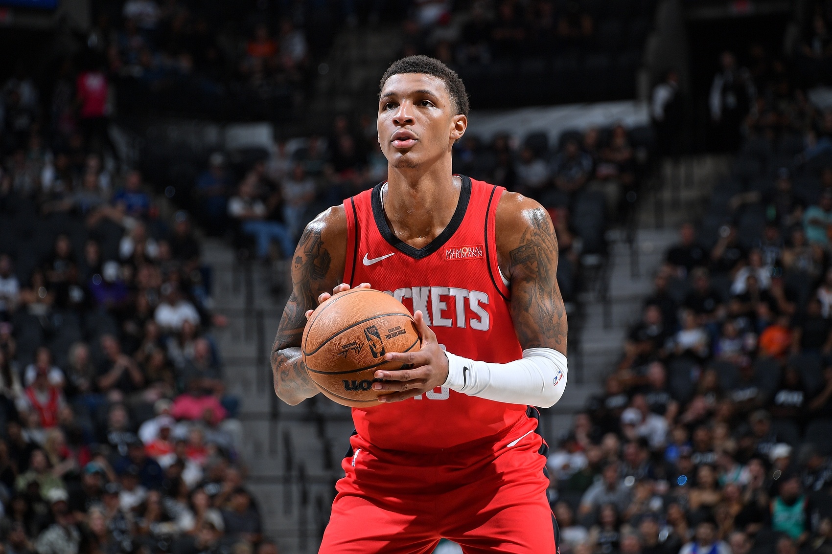 关于赛地聚焦：英超赛后热度飙升，休斯敦火箭篮板制胜，目标明确，团队化学反应显著的信息开云娱乐