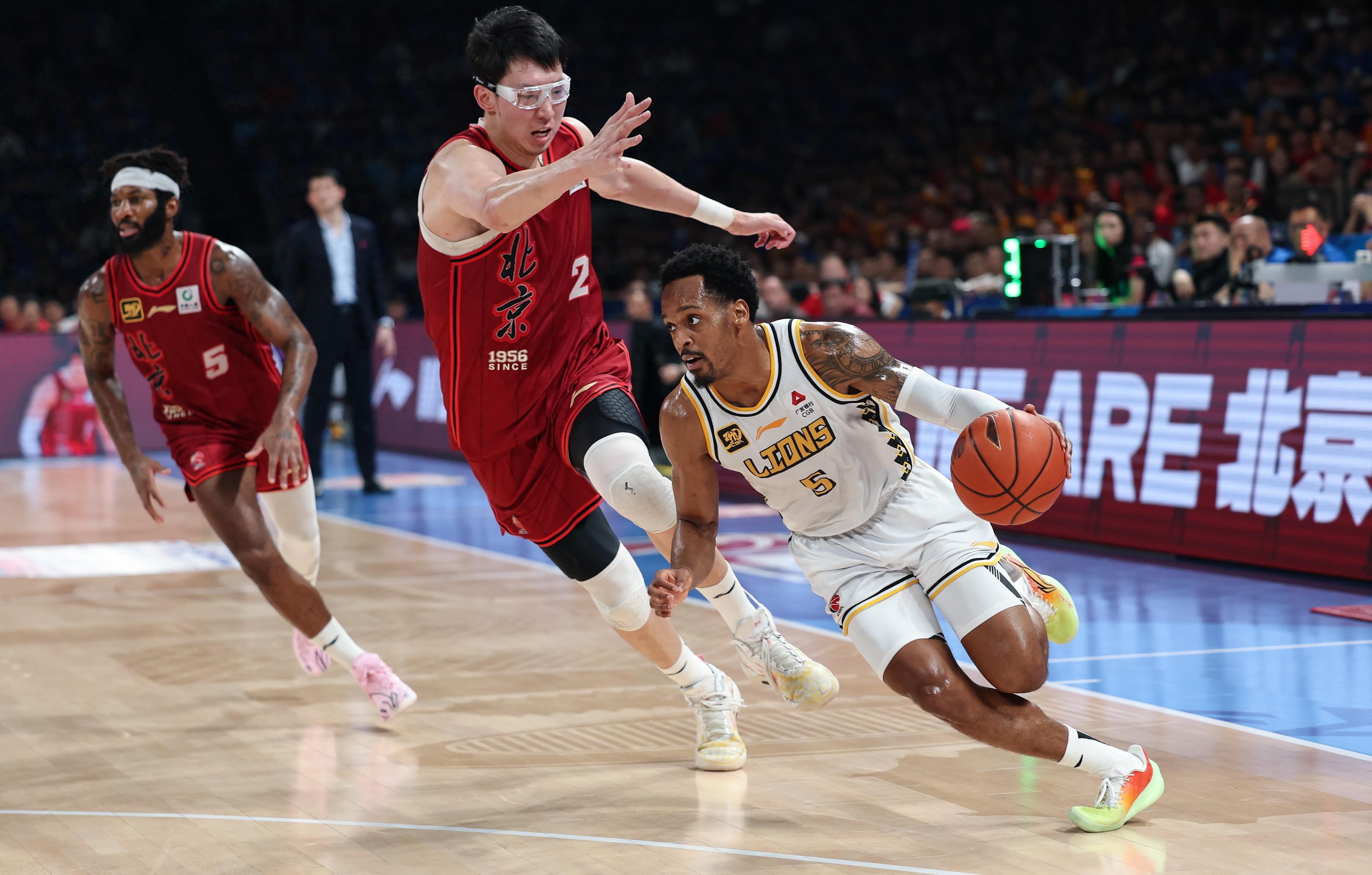 广东宏远围绕欧篮联远射贴柱集结日里尔备战NBA常规赛，现场解说直呼：CBA常规赛集结日再迎强敌的简单介绍开云娱乐