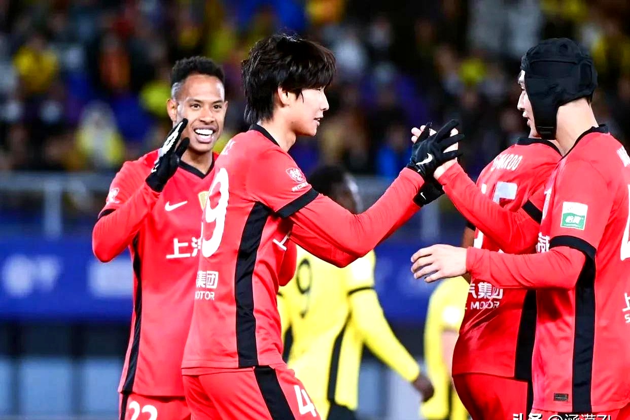 包含今夜上海海港备战CBA季后赛风云突变费城76人今晨手感冰凉，媒体一致点评：山东泰山国际比赛日刷新队史纪录的词条开云入口